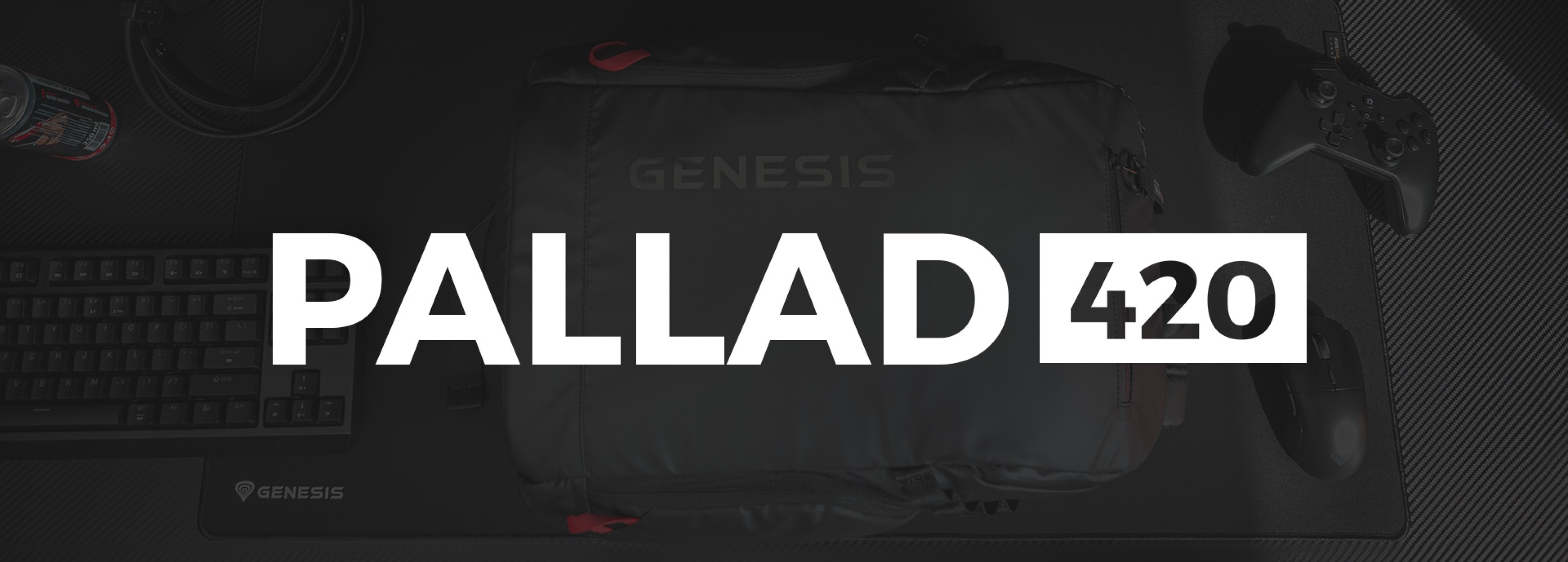 Černý batoh na notebook Genesis Pallad 420, určený pro 15,6" notebooky, s objemem 18 l, umístěný na herním stole
